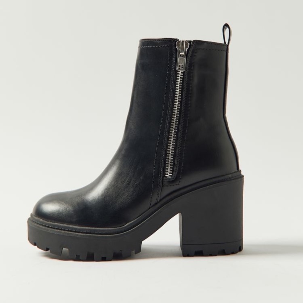 UO Zip Up Boot - Picture 4 of 9